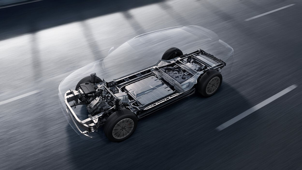 Die fortschrittliche DHT-Getriebetechnologie (Dedicated Hybrid Transmission) überträgt die Kraft effizient auf die Räder und sorgt gleichzeitig für höchste Energieausbeute. Diese moderne Lösung ermöglicht fließende Übergänge zwischen Elektro- und Benzinantrieb und bietet ein reaktionsschnelles, dynamisches Fahrgefühl. Egal ob beim Beschleunigen oder beim Fahren mit konstanter Geschwindigkeit – das DHT-Getriebe optimiert Leistung und Kraftstoffverbrauch und gewährleistet so ein sanftes und umweltfreundliches Fahrerlebnis.