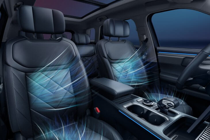 Beheizte und belüftete Sitze Der JAECOO 7 ist mit beheizten und belüfteten Sitzen ausgestattet, die sowohl im Winter als auch an heißen Sommertagen für eine optimale Temperatur sorgen.