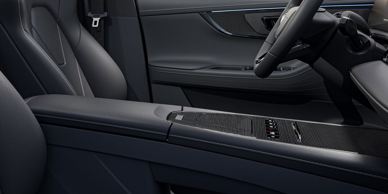 Bleiben Sie immer verbunden und genießen Sie höchsten Komfort: Das leistungsstarke, kabellose Ladegerät mit 50 W versorgt Ihr Smartphone schnell und zuverlässig mit neuer Energie. Ganz ohne störende Kabel behalten Sie volle Freiheit – ob unterwegs, im Alltag oder auf langen Reisen. So passt sich der OMODA E5 perfekt an Ihr digitales Leben an.