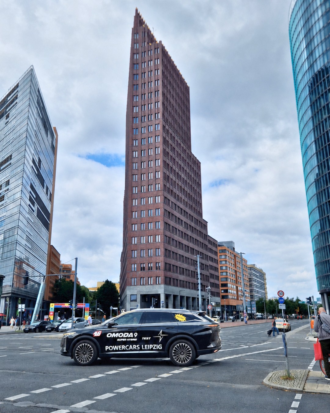21 BERLIN OMODA 9